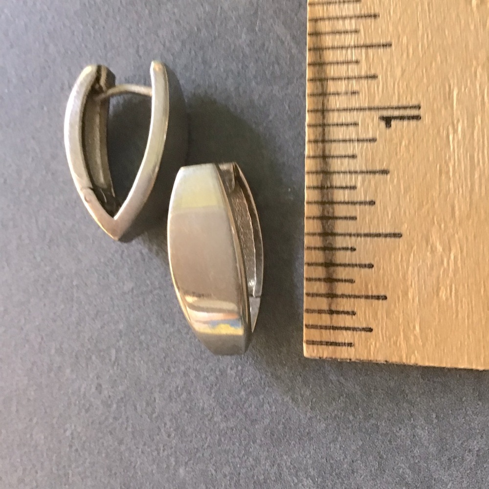 Chic Sterling Silver Earrings - Picture 2 of 3